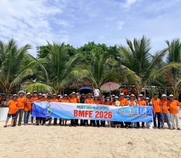 BMFE tại Bãi Tranh Nha Trang – Tắm biển và trải nghiệm